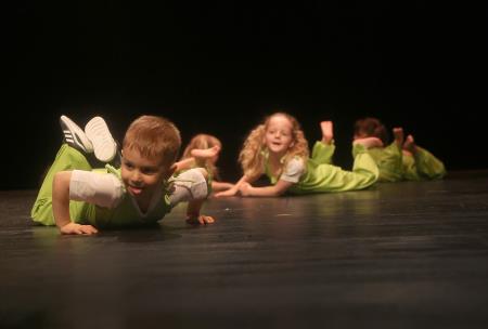 PLESNA REVIJA 08 FOTO LJUBO VUKELIČ